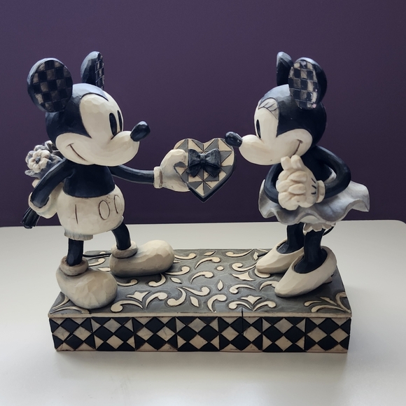 Jim Shore Other - Minnie & Mickey decor